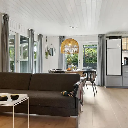 2 Bedroom Amazing In Holiday home