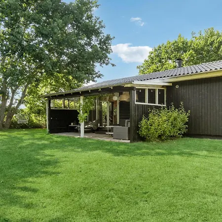 2 Bedroom Amazing In Holiday home *